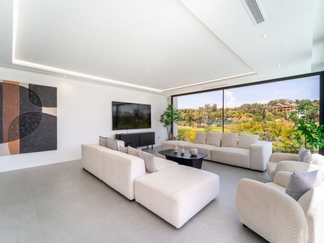 5 Bedrooms Villa in Atalaya