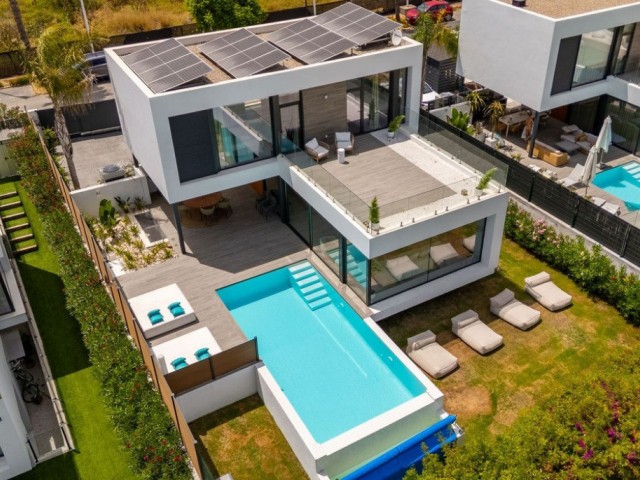 5 Bedrooms Villa in Atalaya