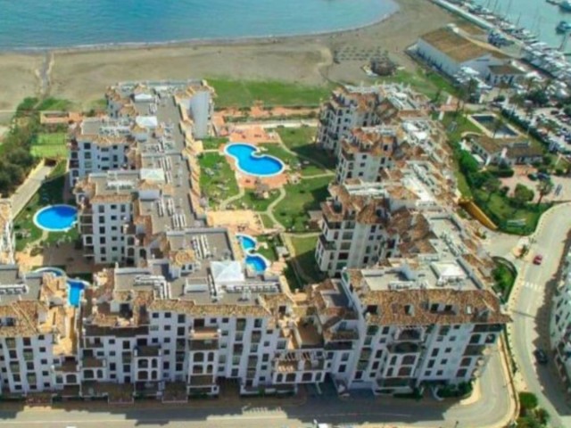 Apartamento con 2 Dormitorios  en La Duquesa