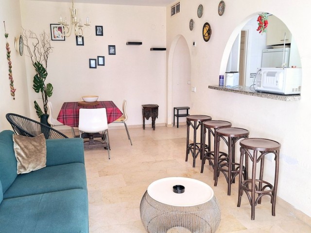 Apartamento con 2 Dormitorios  en La Duquesa