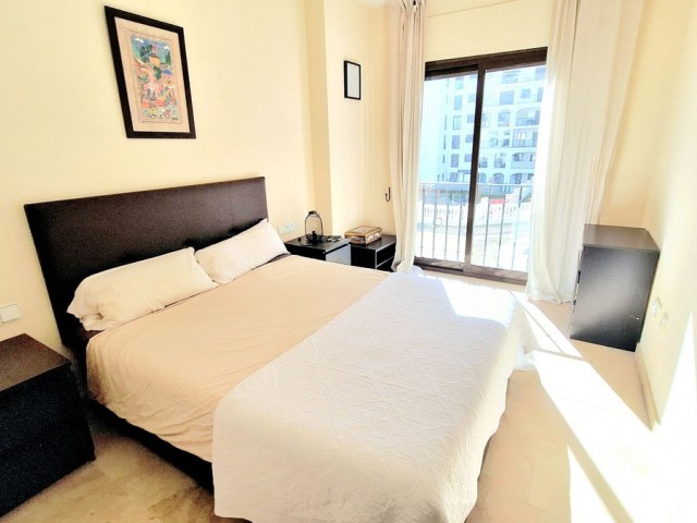 Apartamento con 2 Dormitorios  en La Duquesa