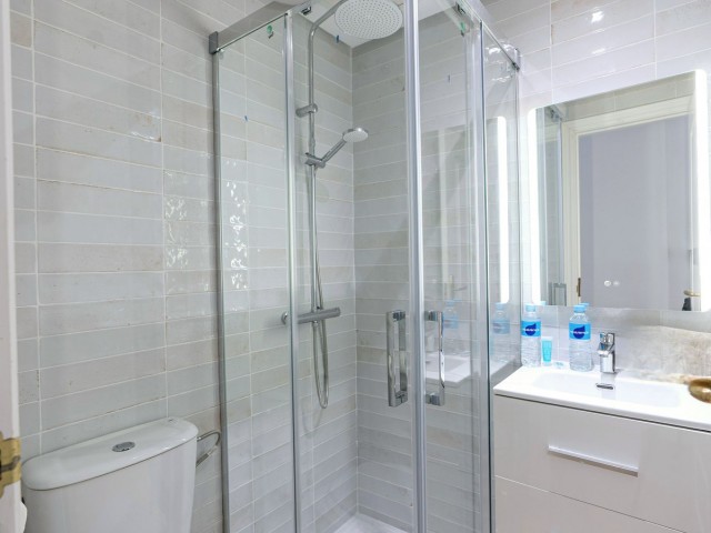 Apartamento con 2 Dormitorios  en La Duquesa