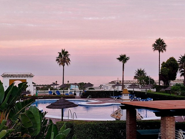 Apartamento con 2 Dormitorios  en La Duquesa