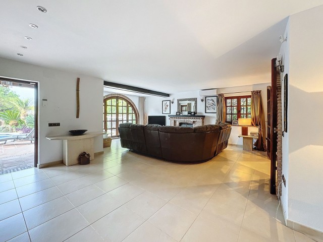 Villa con 3 Dormitorios  en Mijas