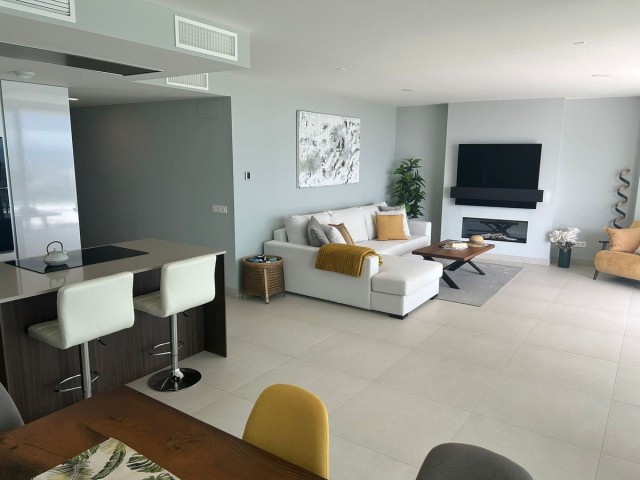 Apartamento con 3 Dormitorios  en La Cala de Mijas