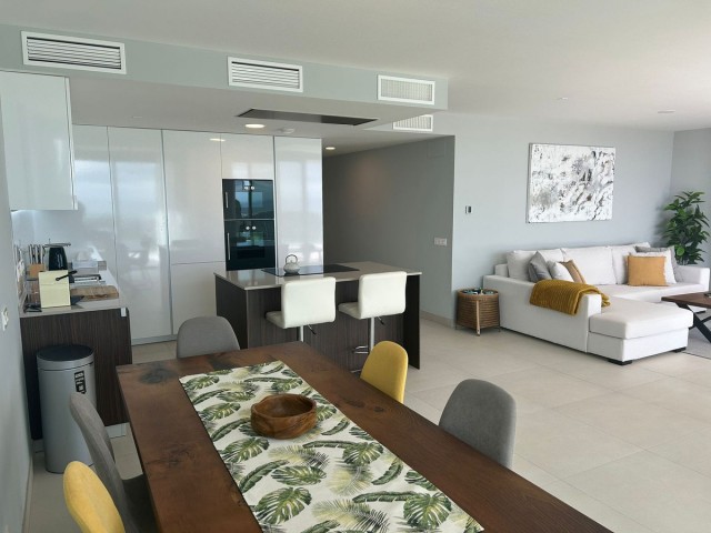 Apartamento con 3 Dormitorios  en La Cala de Mijas