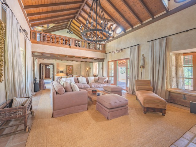 10 Bedrooms Villa in Estepona