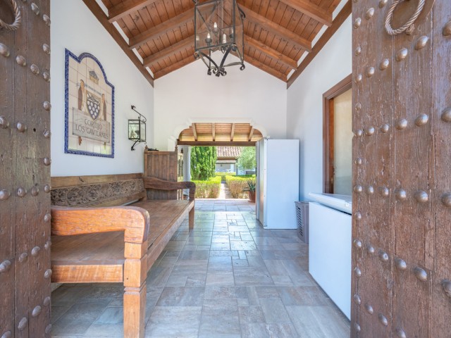 10 Bedrooms Villa in Estepona