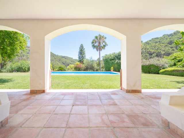 10 Bedrooms Villa in Estepona