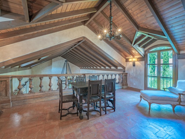 10 Bedrooms Villa in Estepona