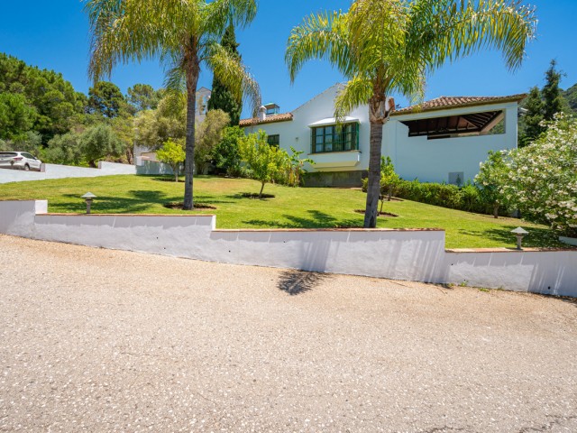 10 Bedrooms Villa in Estepona