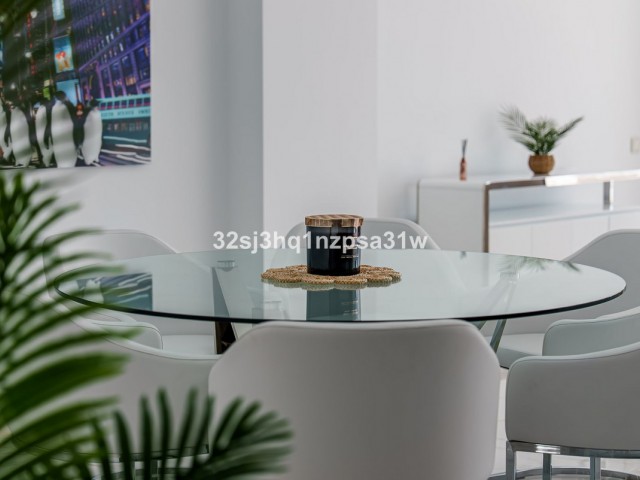 Apartamento con 3 Dormitorios  en Marbella