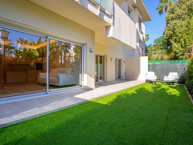 2 Bedrooms Apartment in San Pedro de Alcántara