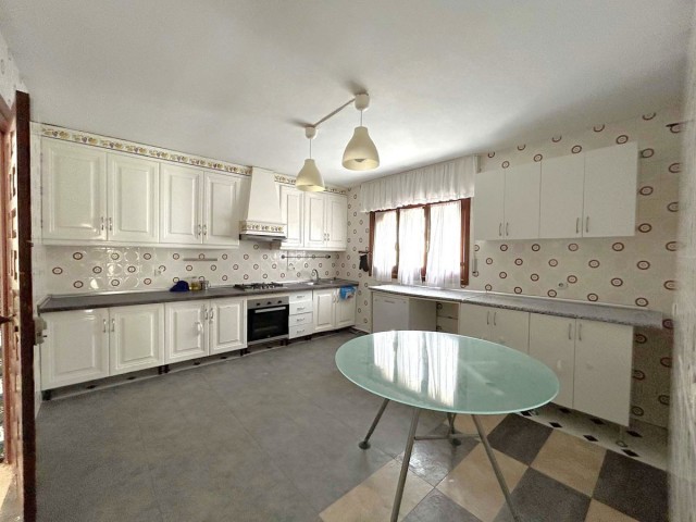 5 Schlafzimmer Villa in El Coto