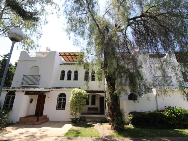 3 Schlafzimmer Reihenhaus in Nueva Andalucía