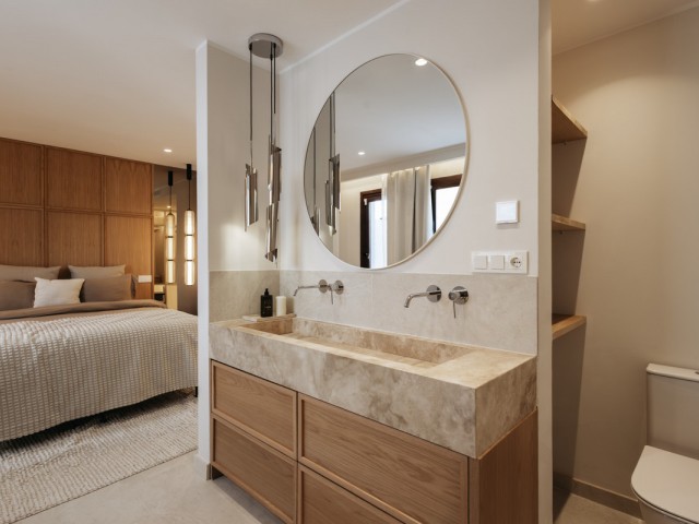 4 Bedrooms Apartment in Nueva Andalucía