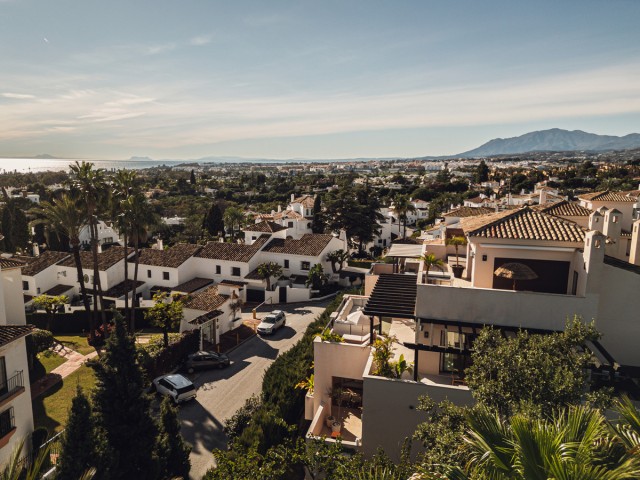 4 Bedrooms Apartment in Nueva Andalucía