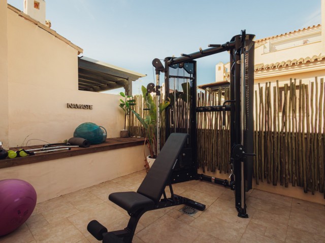 4 Bedrooms Apartment in Nueva Andalucía