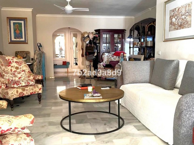 3 Bedrooms Apartment in Puerto Banús