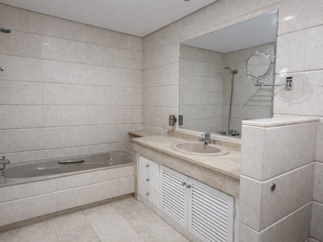 Kattohuoneisto Costalita