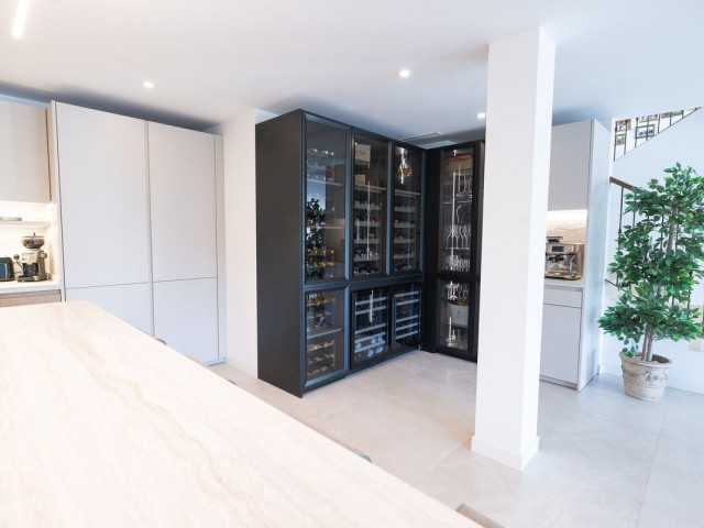 5 Bedrooms Villa in Benalmadena