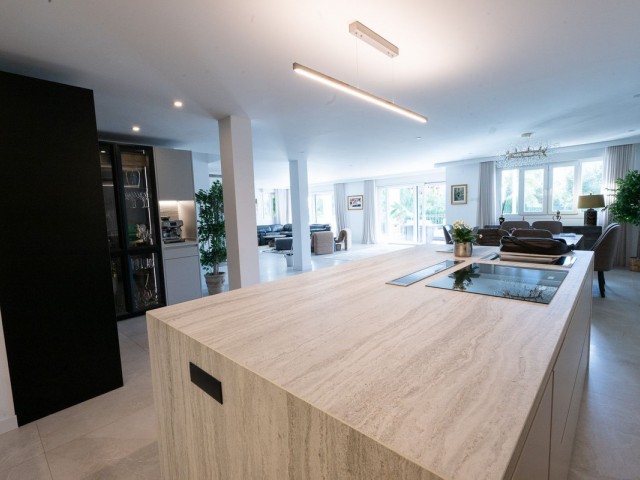 5 Bedrooms Villa in Benalmadena