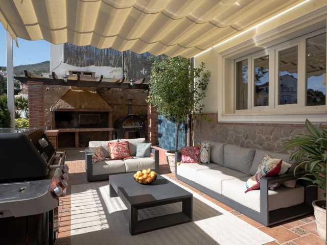 5 Bedrooms Villa in Benalmadena