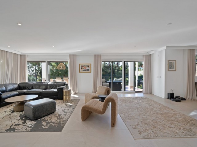 5 Bedrooms Villa in Benalmadena