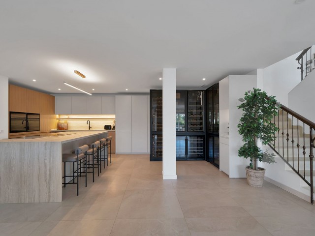 5 Bedrooms Villa in Benalmadena