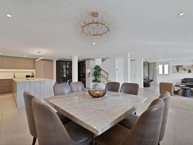 5 Bedrooms Villa in Benalmadena