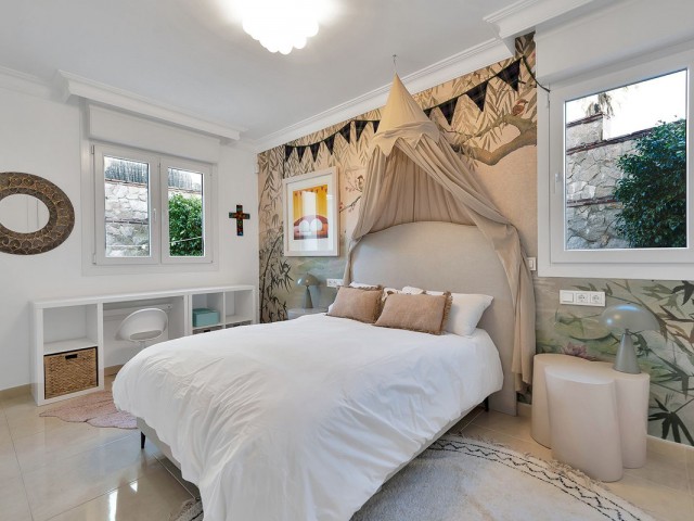 5 Bedrooms Villa in Benalmadena