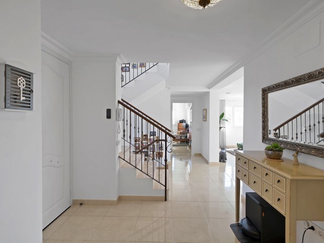 5 Bedrooms Villa in Benalmadena