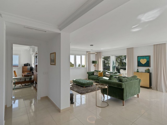 5 Bedrooms Villa in Benalmadena