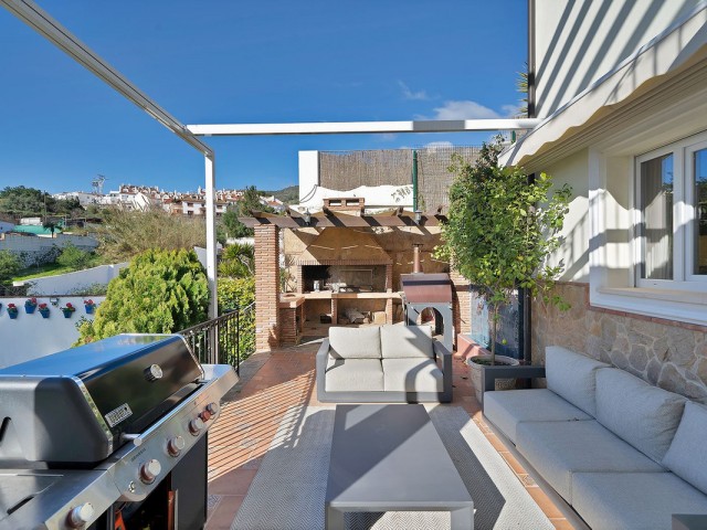 5 Bedrooms Villa in Benalmadena