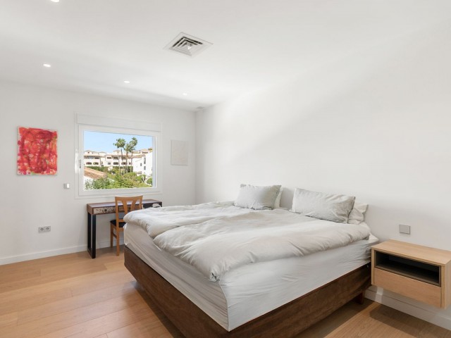 3 Bedrooms Apartment in Nueva Andalucía