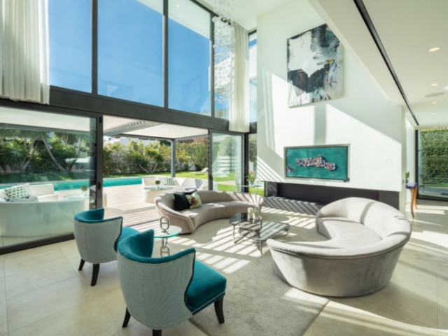 7 Bedrooms Villa in Puerto Banús