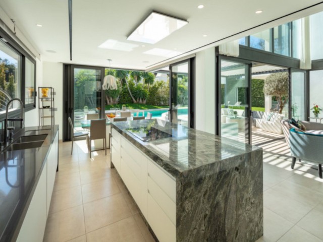 7 Bedrooms Villa in Puerto Banús