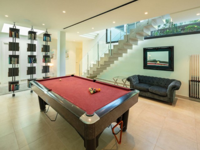 7 Bedrooms Villa in Puerto Banús