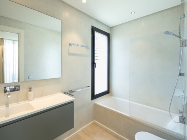 7 Bedrooms Villa in Puerto Banús