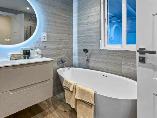 Villa con 5 Dormitorios  en Costabella