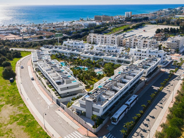 Adosado con 4 Dormitorios  en La Cala de Mijas