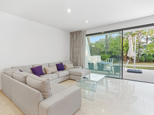 Adosado con 4 Dormitorios  en La Cala de Mijas