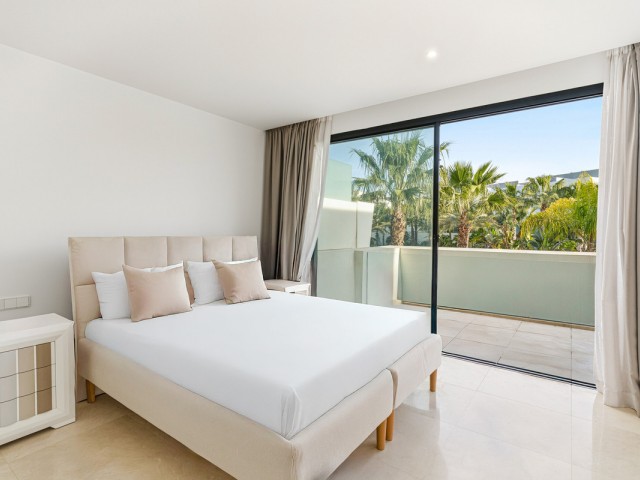 Maison mitoyenne avec 4 Chambres  à La Cala de Mijas