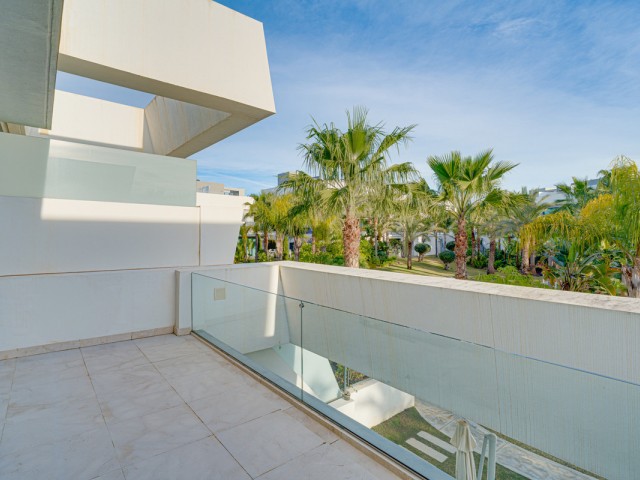 Maison mitoyenne avec 4 Chambres  à La Cala de Mijas
