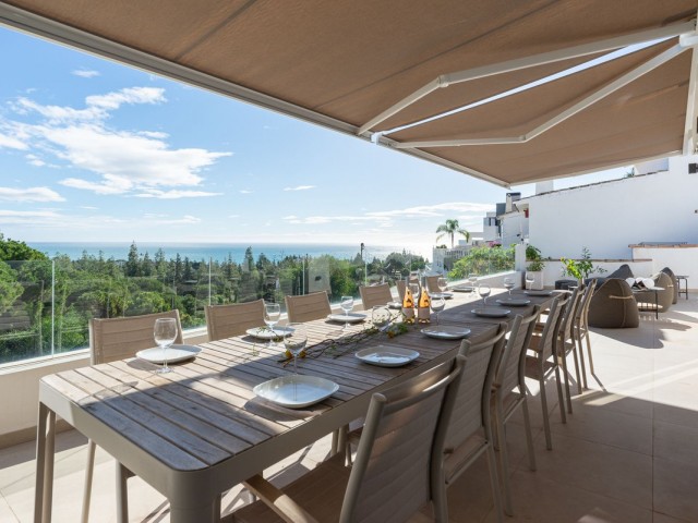 Villa con 6 Dormitorios  en La Cala de Mijas