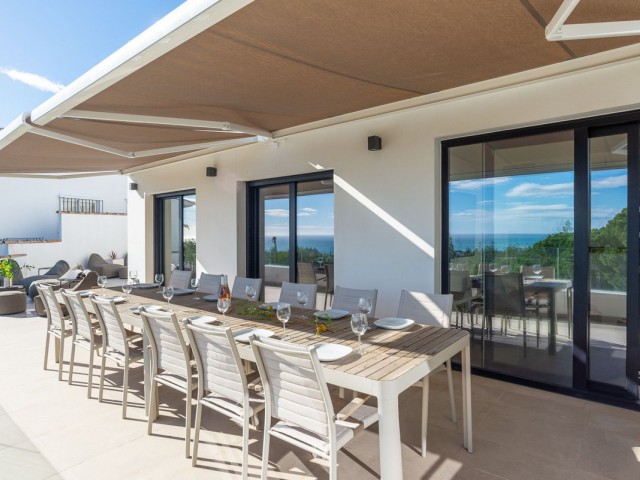 Villa con 6 Dormitorios  en La Cala de Mijas