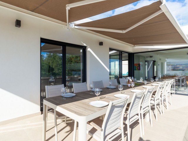 Villa con 6 Dormitorios  en La Cala de Mijas
