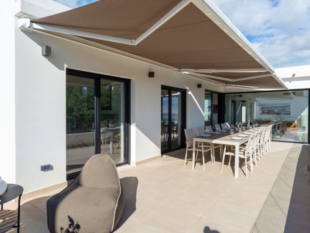 Villa con 6 Dormitorios  en La Cala de Mijas