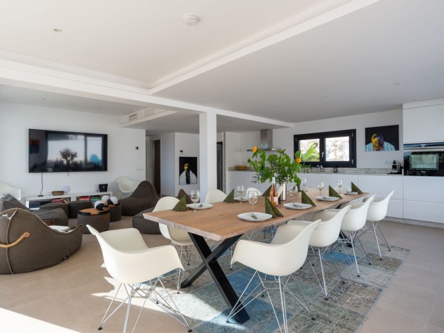 Villa con 6 Dormitorios  en La Cala de Mijas