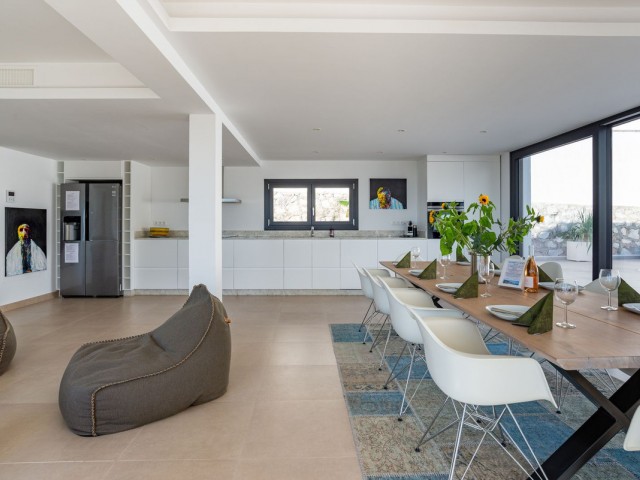 Villa con 6 Dormitorios  en La Cala de Mijas